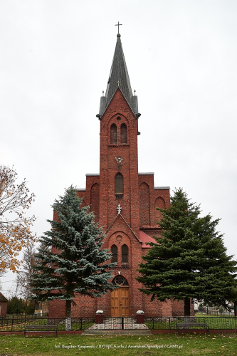 Kościół w Dobrosułowie - fasada zachodnia
